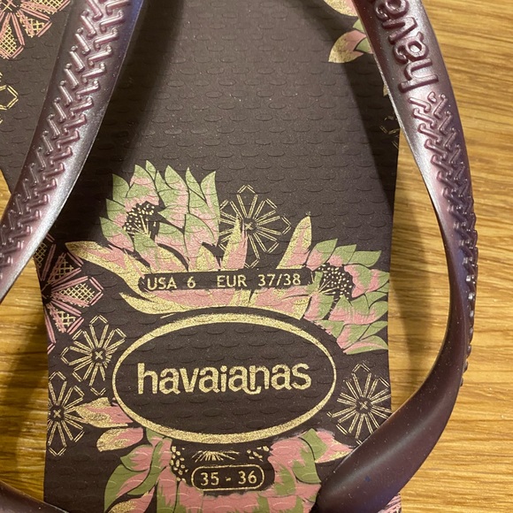 Havaianas Metallic Flip flops | NWT - Picture 2 of 4